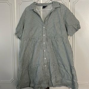 Gap Tiered dress with pockets